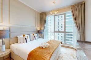 2 bedrooms, desk, iron/ironing board, WiFi