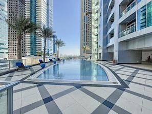 Pool - 2212 Torch Tower, Dubai Marina (Dubai Marina)