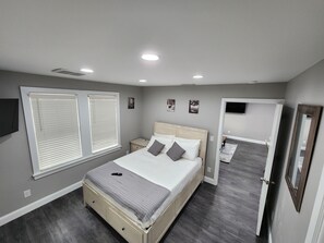 1 habitación, tabla de planchar con plancha, wifi gratis y ropa de cama 