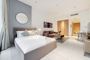 1 soverom, skrivebord, strykejern/-brett og wi-fi (inkludert)