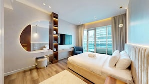 4 bedrooms, desk, iron/ironing board, free WiFi