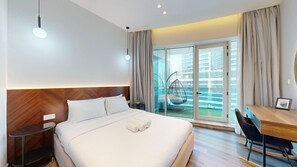 4 bedrooms, desk, iron/ironing board, free WiFi - Exquisite 4 Bedroom l 11th Floor l Next to Metro (Dubai Marina)