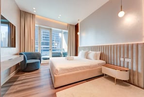 4 chambres, bureau, fer et planche à repasser, accès au Wi-Fi (inclus)