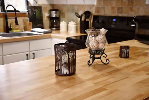 Micro-ondes, four, plaque de cuisson, lave-vaisselle