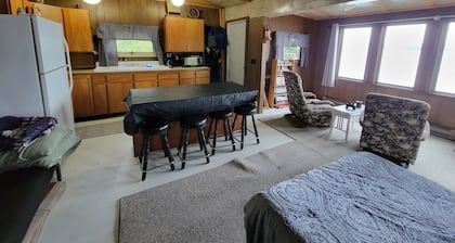 Historical cabin on Big Lake with Lake access, shared dock with private deck