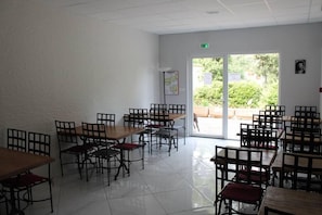อาหารเช้าปรุงตามสั่งทุกวัน (EUR 10 ต่อคน)