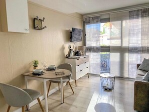 Télévision à écran plat