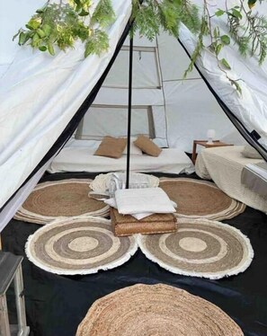 4 chambres, fer et planche à repasser, Wi-Fi, draps fournis