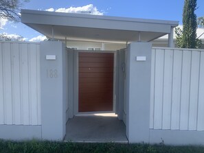 Property grounds - House in Belmont fully renovated (Belmont)