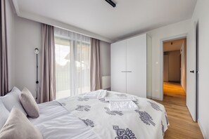 Laptop workspace, iron/ironing board, free WiFi, bed sheets - Sun & Snow Resorts B Białka Tatrzańska (Bukowina Tatrzanska)