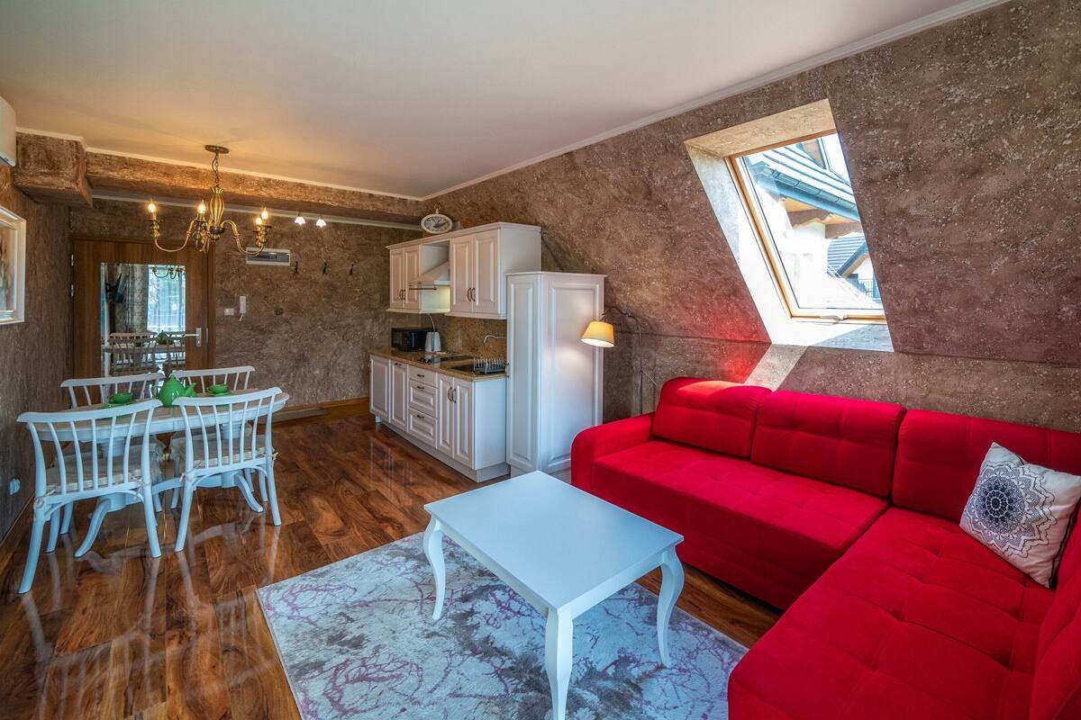Apartment (B10) | Living area | Flat-screen TV
