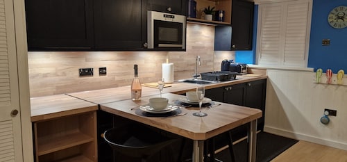 Hayling Hideaway, private self contained cosy annex near to beach