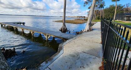 Paradise on Lake Harris Apt #102