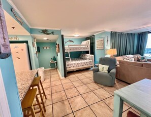 1 bedroom, desk, iron/ironing board, WiFi