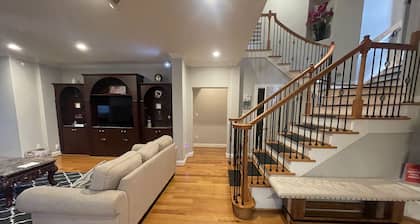 TAK Minimansion - Houston Downtown