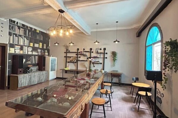 Interior - Nilv Flower Time International Youth Hostel (Jianshui)