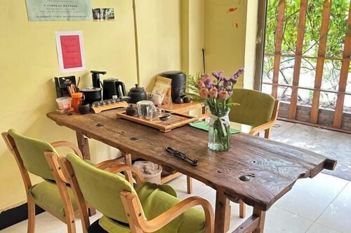 Nilv Flower Time International Youth Hostel