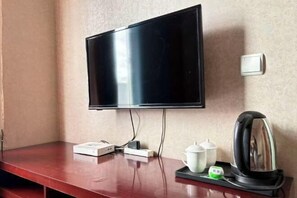 Unclassified image, 5 of 37, button - Nilv Flower Time International Youth Hostel (Jianshui)