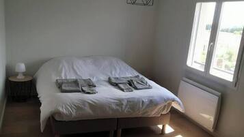 3 bedrooms, iron/ironing board, travel crib, WiFi