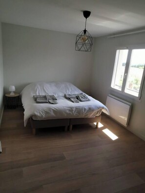 3 bedrooms, iron/ironing board, travel cot, WiFi