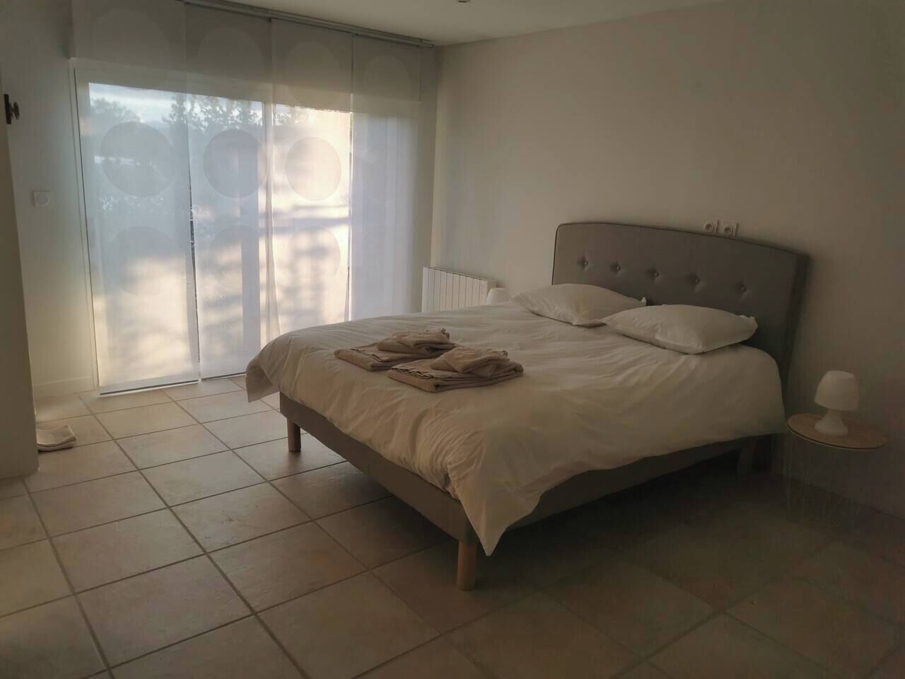 3 habitaciones, tabla de planchar con plancha, cuna de viaje y wifi 