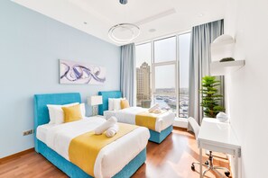 Deluxe 2BR Apartment | 3 chambres, coffre-fort, bureau, fer et planche à repasser