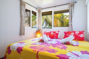 2 bedrooms, WiFi, bed sheets - Fare Matairoa - 2BR Beach Cottage (Moorea-Maiao)