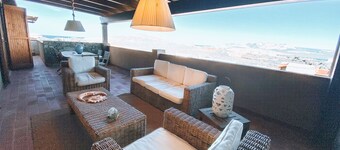 SPACIOUS APARTMENT WITH BREATHTAKING VIEWS