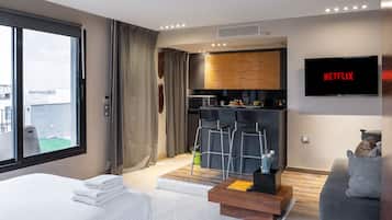 2 bedrooms, individually decorated, individually furnished