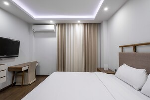 Premium bedding, iron/ironing board, free WiFi, individually decorated
