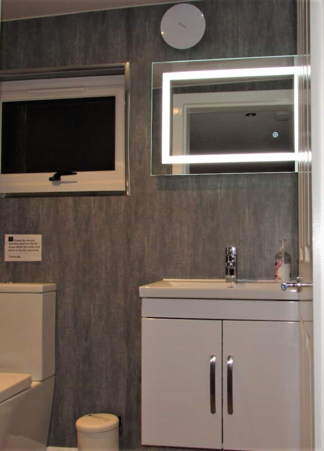 Shower, towels