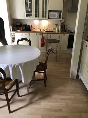 تناول الطعام