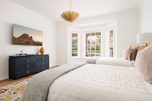 6 Schlafzimmer, Schreibtisch, Bügeleisen/Bügelbrett, kostenloses WLAN