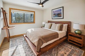 3 soverom, strykejern/-brett, wi-fi og sengetøy