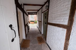 Property grounds - Delightful 2 bed town house in historic Ludlow. (Ludlow)