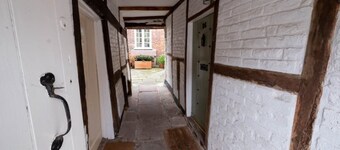 Delightful 2 bed town house in historic Ludlow.