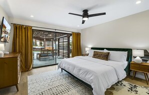 3 bedrooms, iron/ironing board, free WiFi, bed sheets - The Delgado Retreat - Unwind in Style: Exclusive Vacation Home with Pool & Spa (Palm Springs)