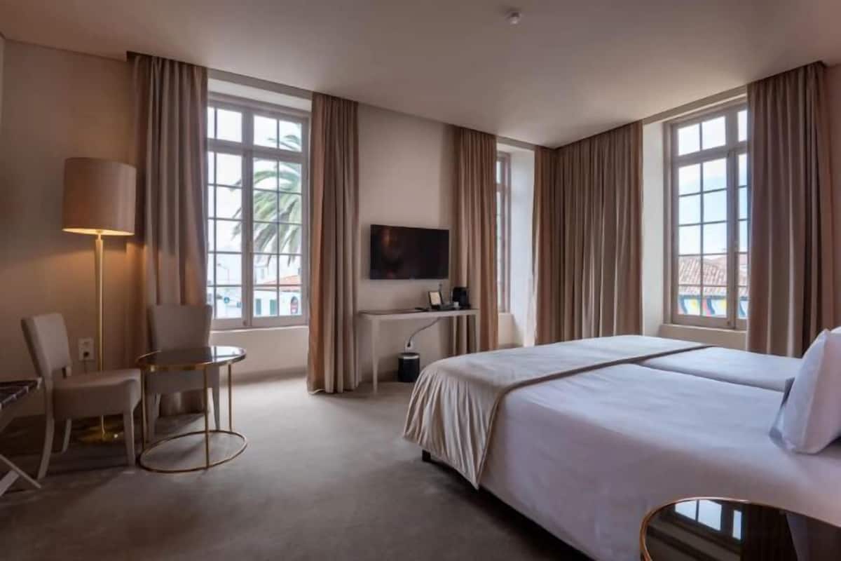 1 bedroom, in-room safe, free WiFi, bed sheets