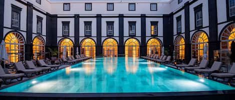 Innenpool, Außenpool