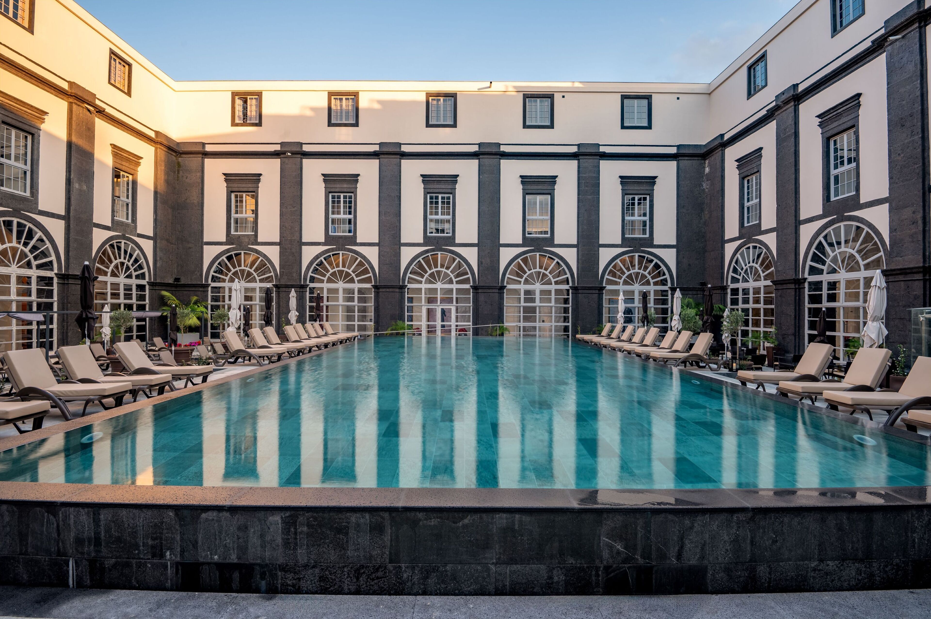 Indendørs pool, udendørs pool