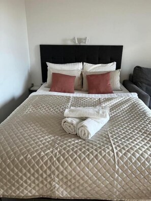 Basic Double Room | Free WiFi - Götaströms Värdshus (Skillingaryd)