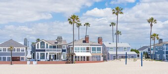 Oceanfront! Clean & Affordable Upstairs Split Level Unit