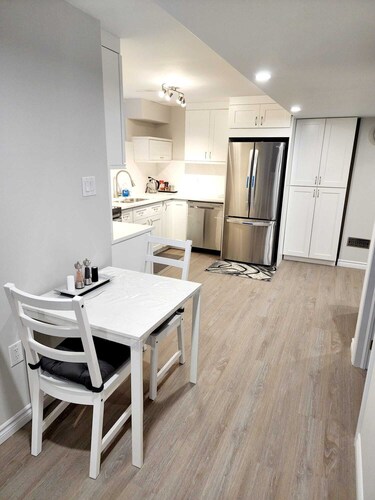 Stunning - Basement Apt in Barrie