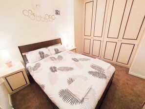 3 bedrooms, iron/ironing board, travel cot, free WiFi