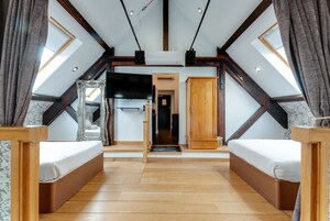 Premium Studio | Living area