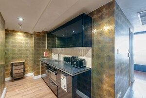 Luxury Suite | Private kitchenette