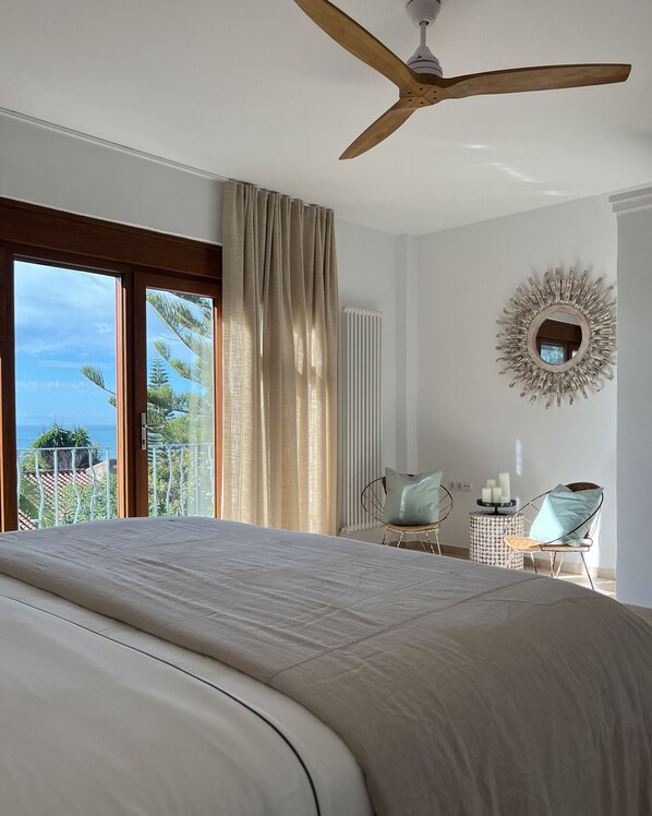 4 chambres, fer et planche à repasser, Wi-Fi gratuit, draps fournis