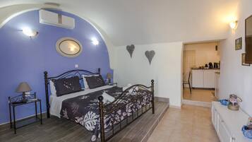 1 bedroom, in-room safe, iron/ironing board, WiFi