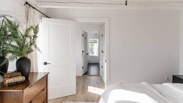 3 bedrooms, iron/ironing board, travel crib, free WiFi