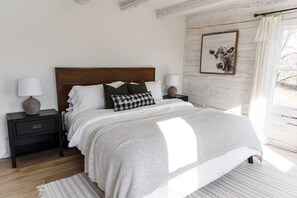 3 bedrooms, iron/ironing board, travel cot, free WiFi